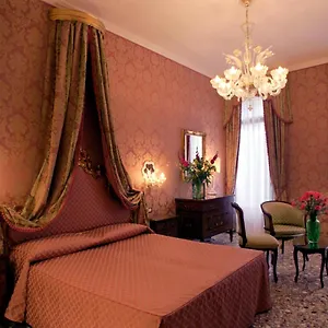 Casa Pisani Canal Italia